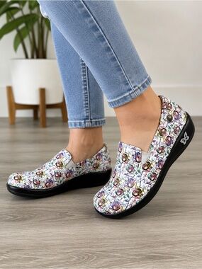 Alegria Keli Women 37 US 7-7.5 Free Hand Floral Leather Slip On Work Shoes